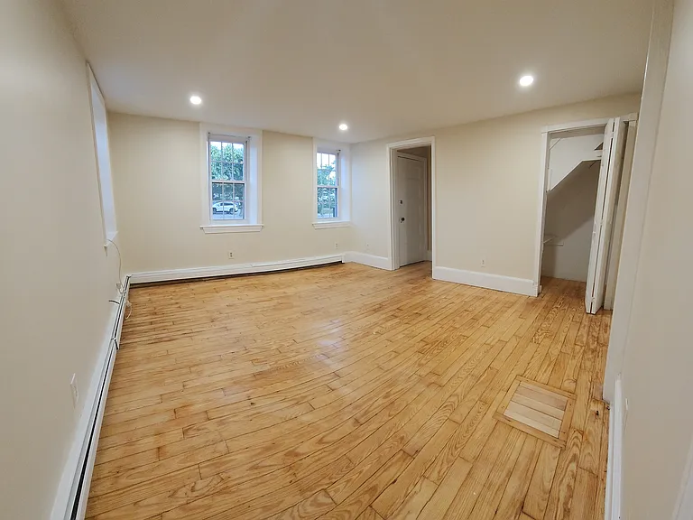 82-84 Sea St #82-84 — Photo 3