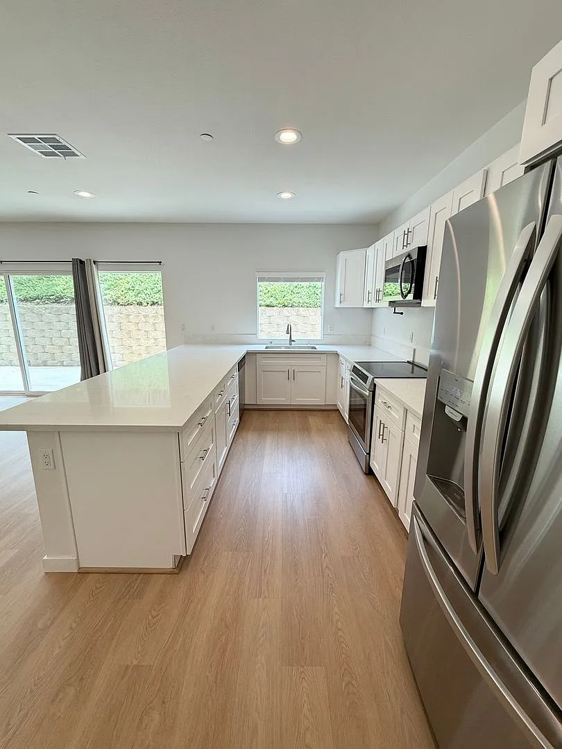 2201-2217 Bonita Ct — Photo 4