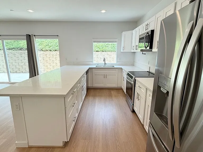 2201-2217 Bonita St — Photo 4