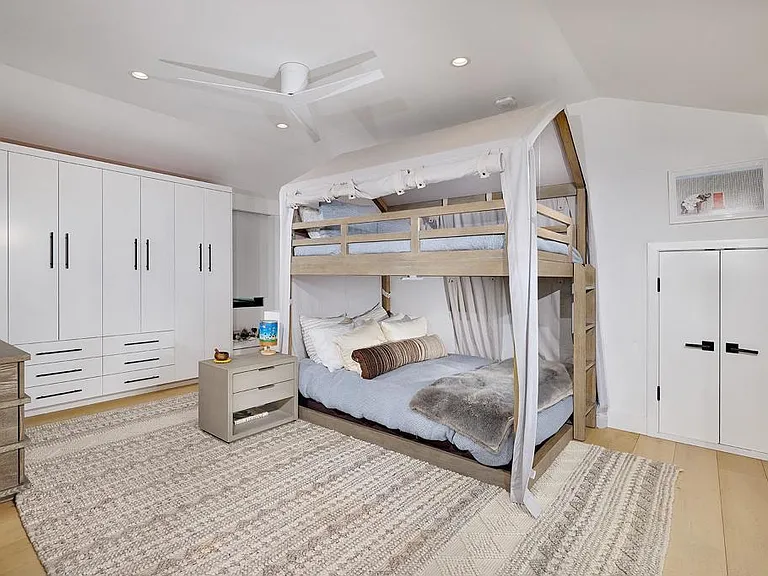 1472 Neptune Ave — Photo 19
