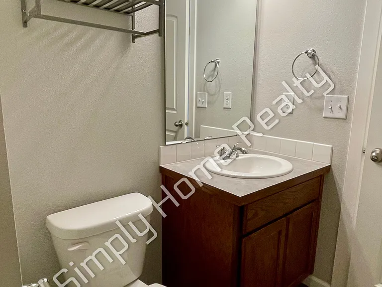 5021 Andrew St SE — Photo 9