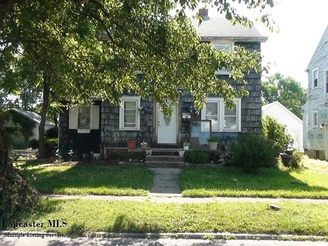 216 Homer St photo 1