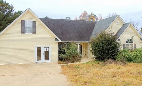 2nd image of 375 Oak Hill Cir