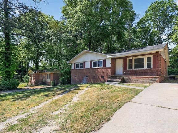 2nd image of 904 Woodale Cir