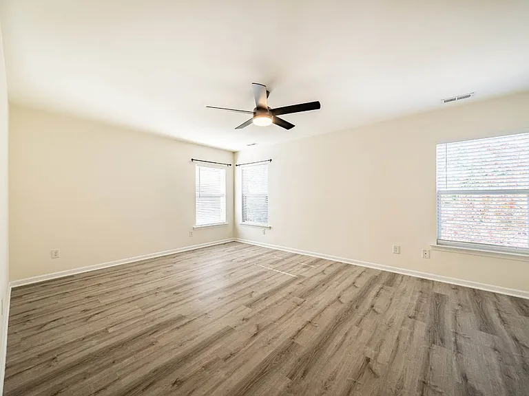718 Delta Downs Dr — Photo 27