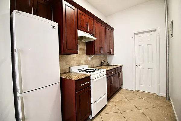 Rented by Hagstrom Management Inc | media 16