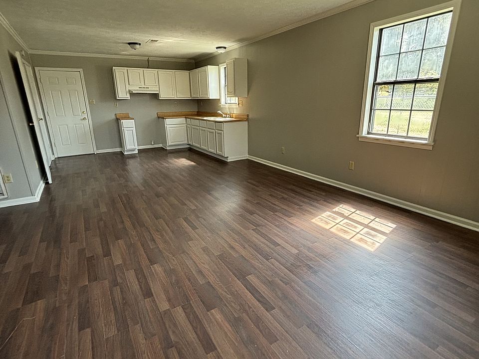 1st image of 104 N Bond Ave