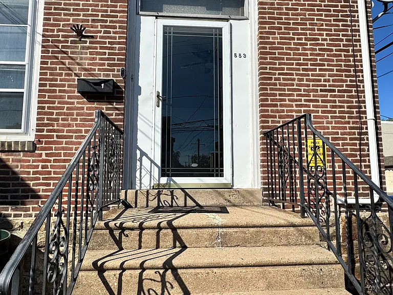 551-53 Hellerman St #1F — Photo 14