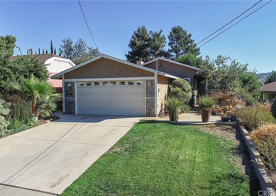 1st image of 702 Benson Way