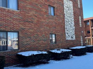 6323 W 64th Pl APT 1D, Chicago, IL 60638