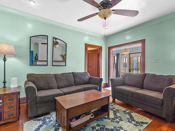 3rd image of 4436 Douglas AVENUE
