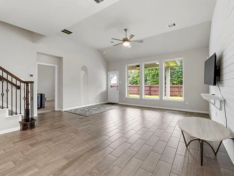 4551 Overlook Bend Dr — Photo 15