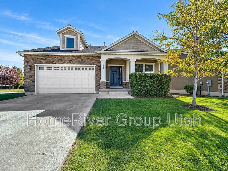 1st image of 857 S Fairway Ln