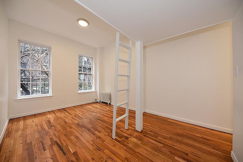 1st image of 320 W 17th St APT 2RW