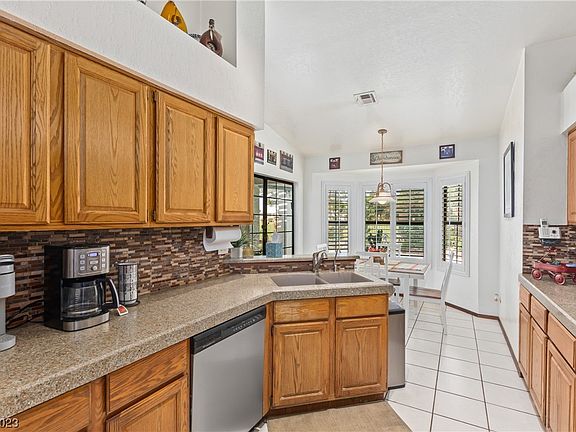 5th image of 5013 Pacific Grove Dr