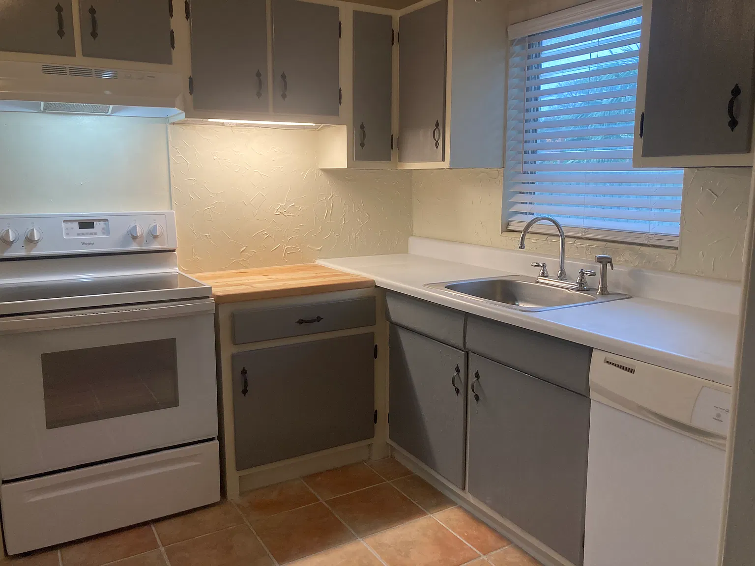 3 bed, 994 sqft, $1,850 — Photo 4