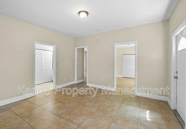 3721 Henry Ave #B — Photo 9