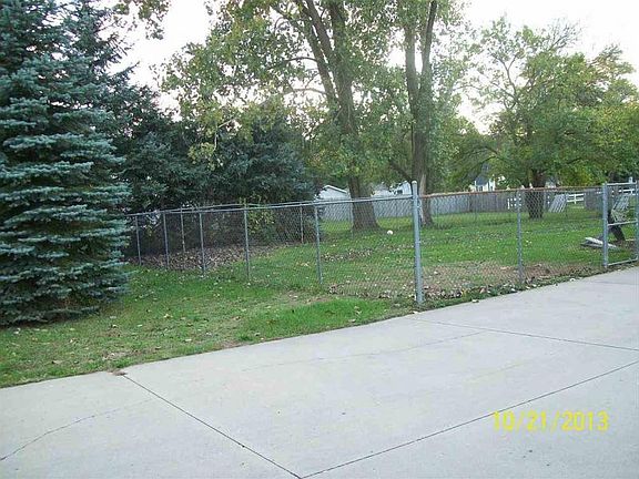 3rd image of 601 W Hively Ave