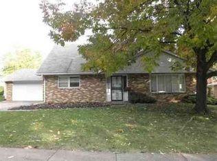 1804 Valencia Pl, Pekin, IL