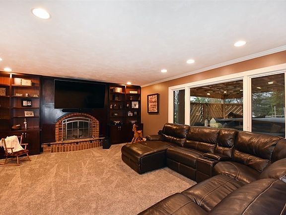 4th image of 1404 Hickory Creek Dr