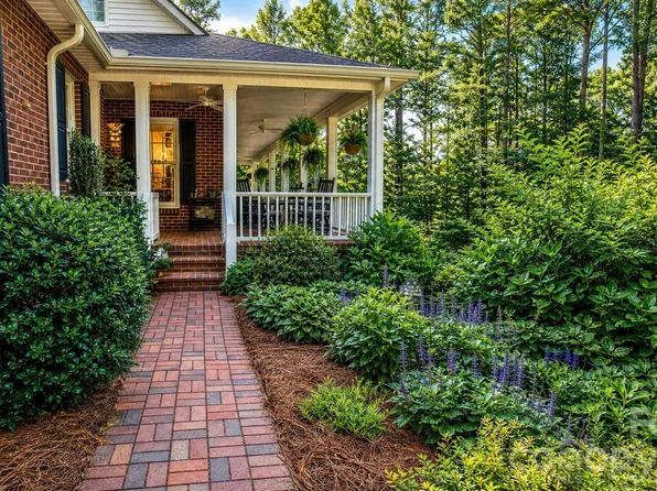 2086 Warrior Fork Trl, Morganton, NC 28655