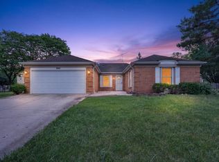 650 Wainsford Dr, Hoffman Estates, IL 60169