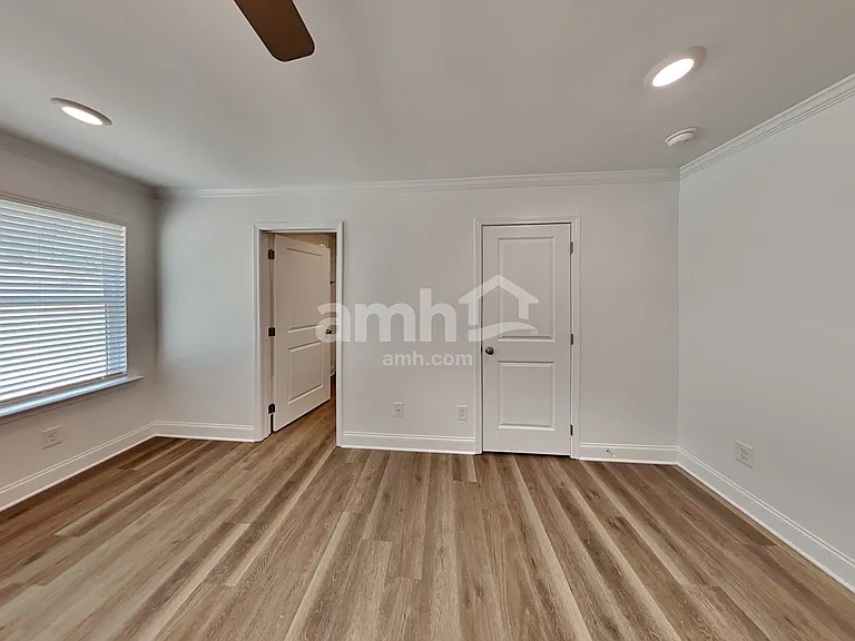1035 Highland Walk — Photo 15