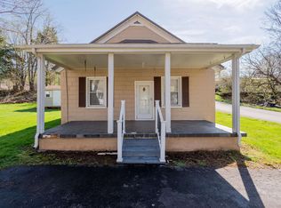 102 Peck St, Pembroke, VA 24136