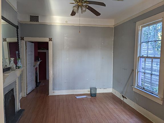 3rd image of 8637 Plum St