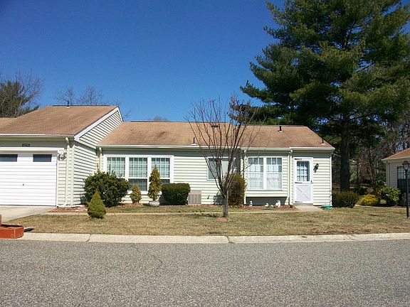 2nd image of 627 Stamford Court #A