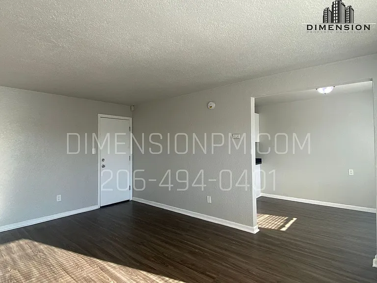 5401 Pacific Apartments — Photo 13