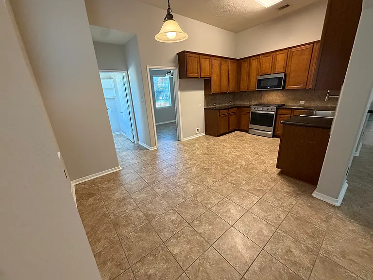802 Harvard Pointe Dr — Photo 10