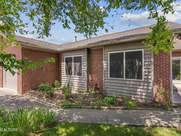 21 Rivers Ct, Oak Ridge, TN 37830