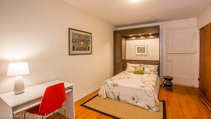 Sold by Garfield Realty  | media 28