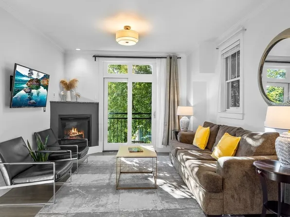 22-22 Lake St #R, Somerville, MA 02143