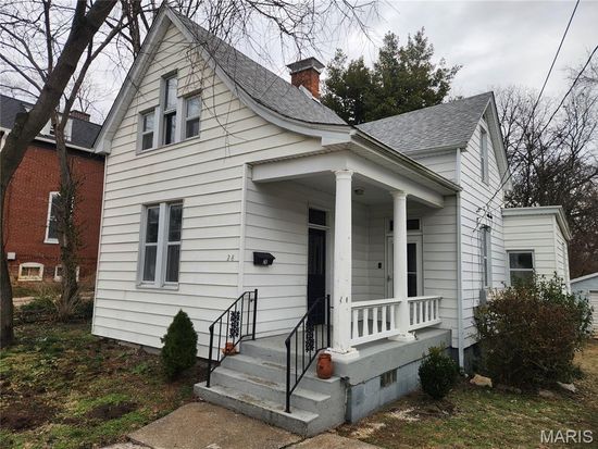 28 S 14th St, Belleville, IL 62220
