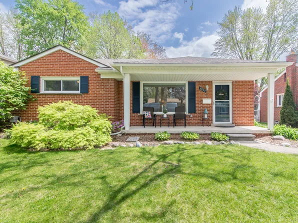 9032 Sunbury St, Livonia, MI 48150