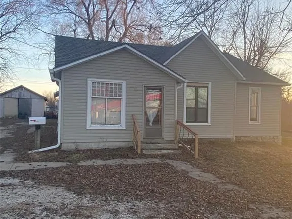 401 W 2nd St, Holden, MO 64040