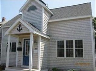 14 V St, Hull, MA 02045