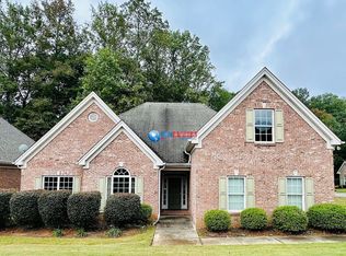 718 Retreat Dr, Dacula, GA 30019