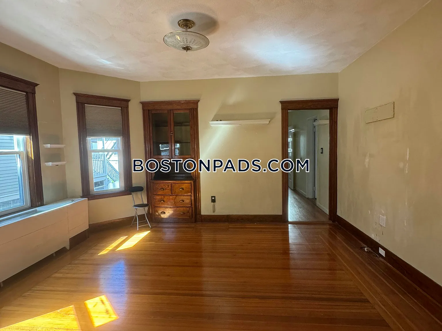 6 bed, 9999 sqft, $8,700 — Photo 2
