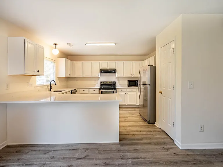718 Delta Downs Dr — Photo 15