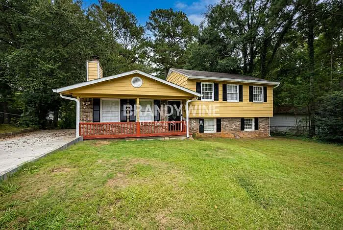 4 bed, 1.5 bath, 1820 sqft, $1,795 — Photo 2