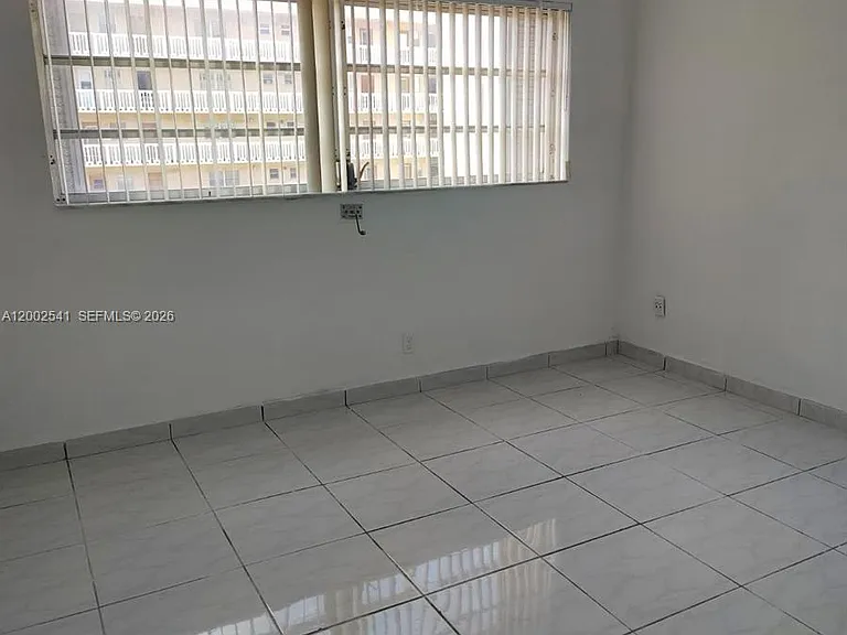 200 NE 12th Ave #1C — Photo 9