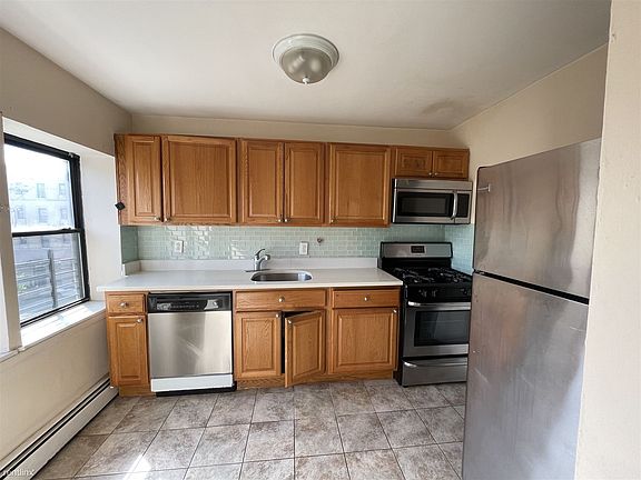 1D14C430-27CE-4C15-A4C7-5C48A2B0775D