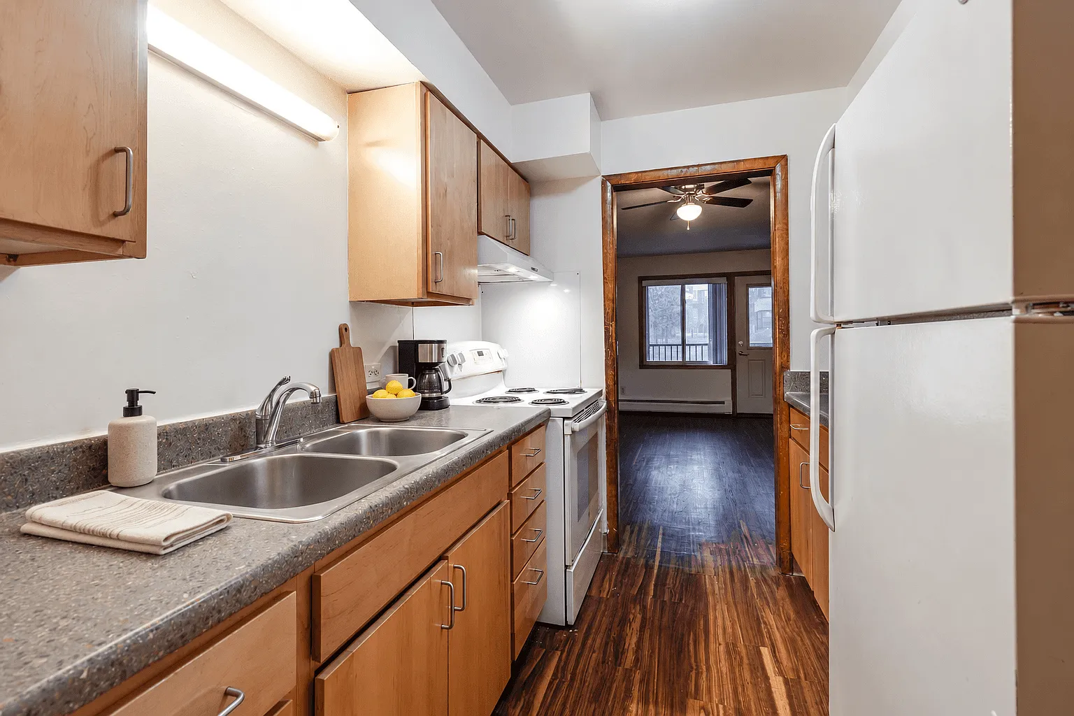 Rolling Hills Apartments — Photo 1