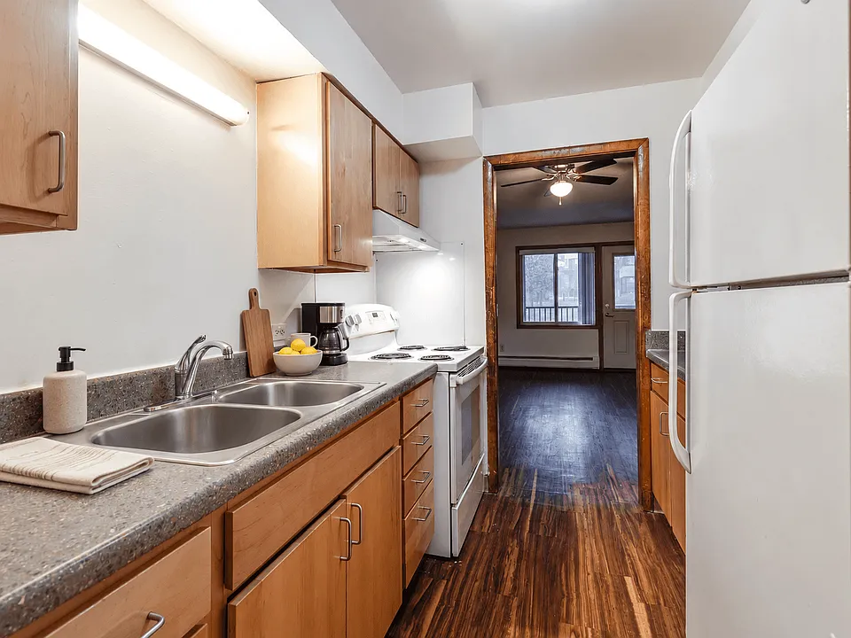 Rolling Hills Apartments