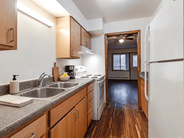 Rolling Hills Apartments