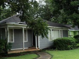 4747 Forest Dr, Port Arthur, TX 77642