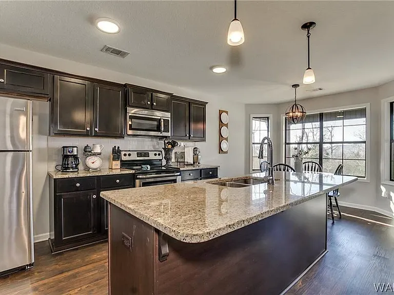 429 Barn Wood Rd — Photo 5